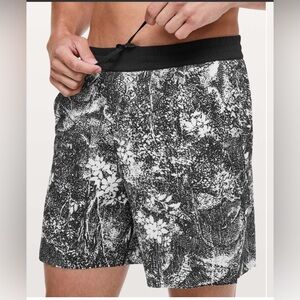 Lululemon Channel Cross Short *7" Updated
Wildwood Multi Black